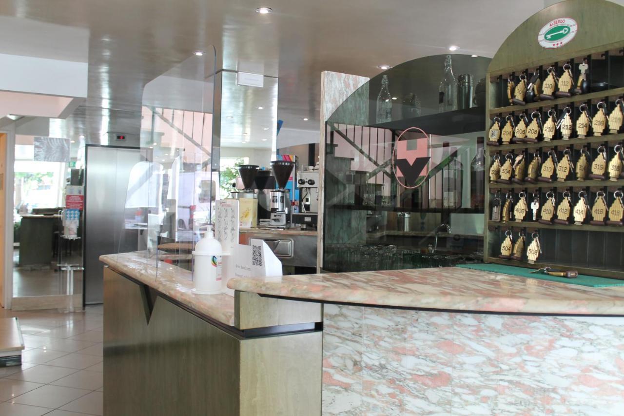 Hotel Vernel Rimini Dış mekan fotoğraf