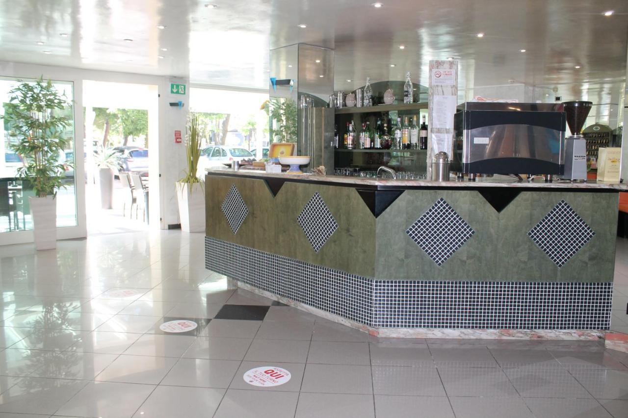 Hotel Vernel Rimini Dış mekan fotoğraf