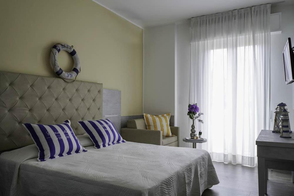 Hotel Vernel Rimini Dış mekan fotoğraf
