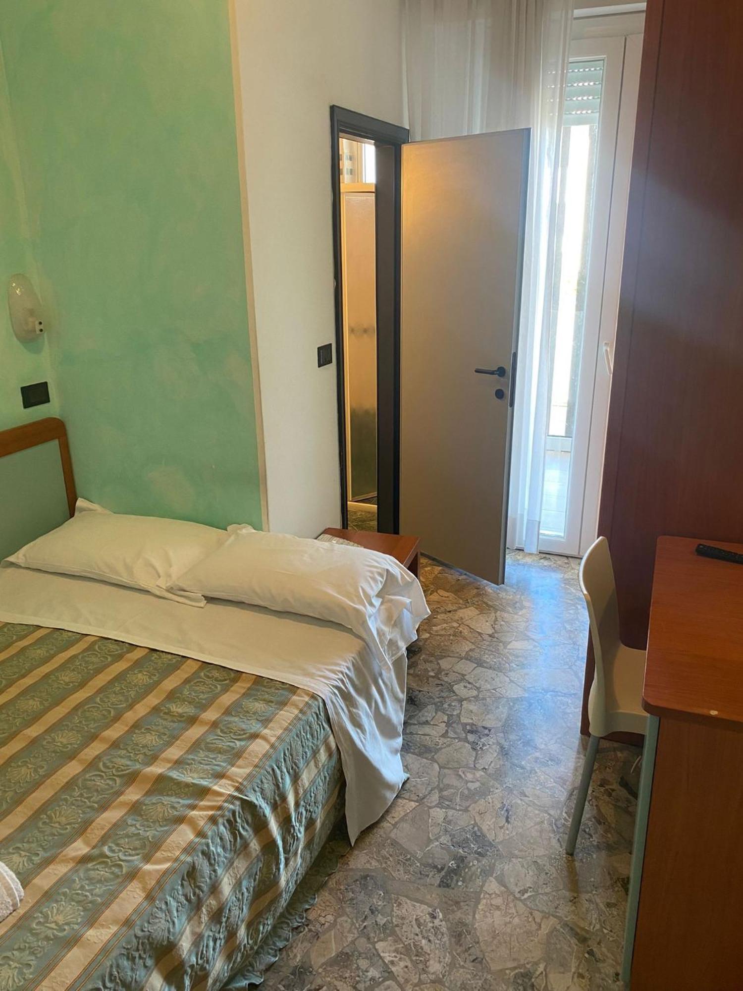 Hotel Vernel Rimini Dış mekan fotoğraf
