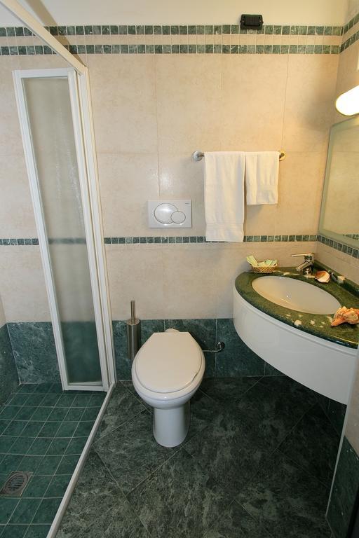 Hotel Vernel Rimini Dış mekan fotoğraf