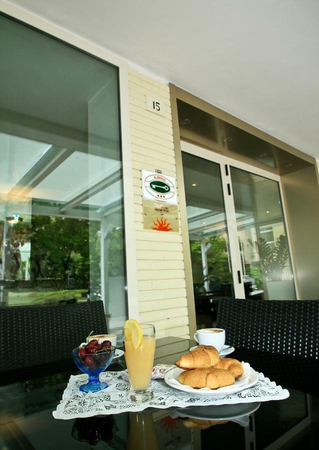 Hotel Vernel Rimini Dış mekan fotoğraf