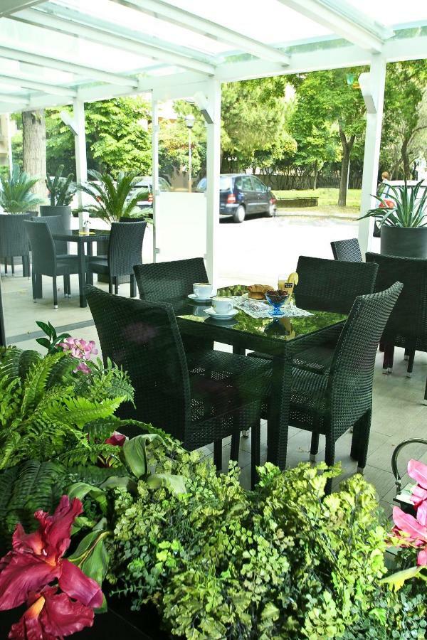 Hotel Vernel Rimini Dış mekan fotoğraf